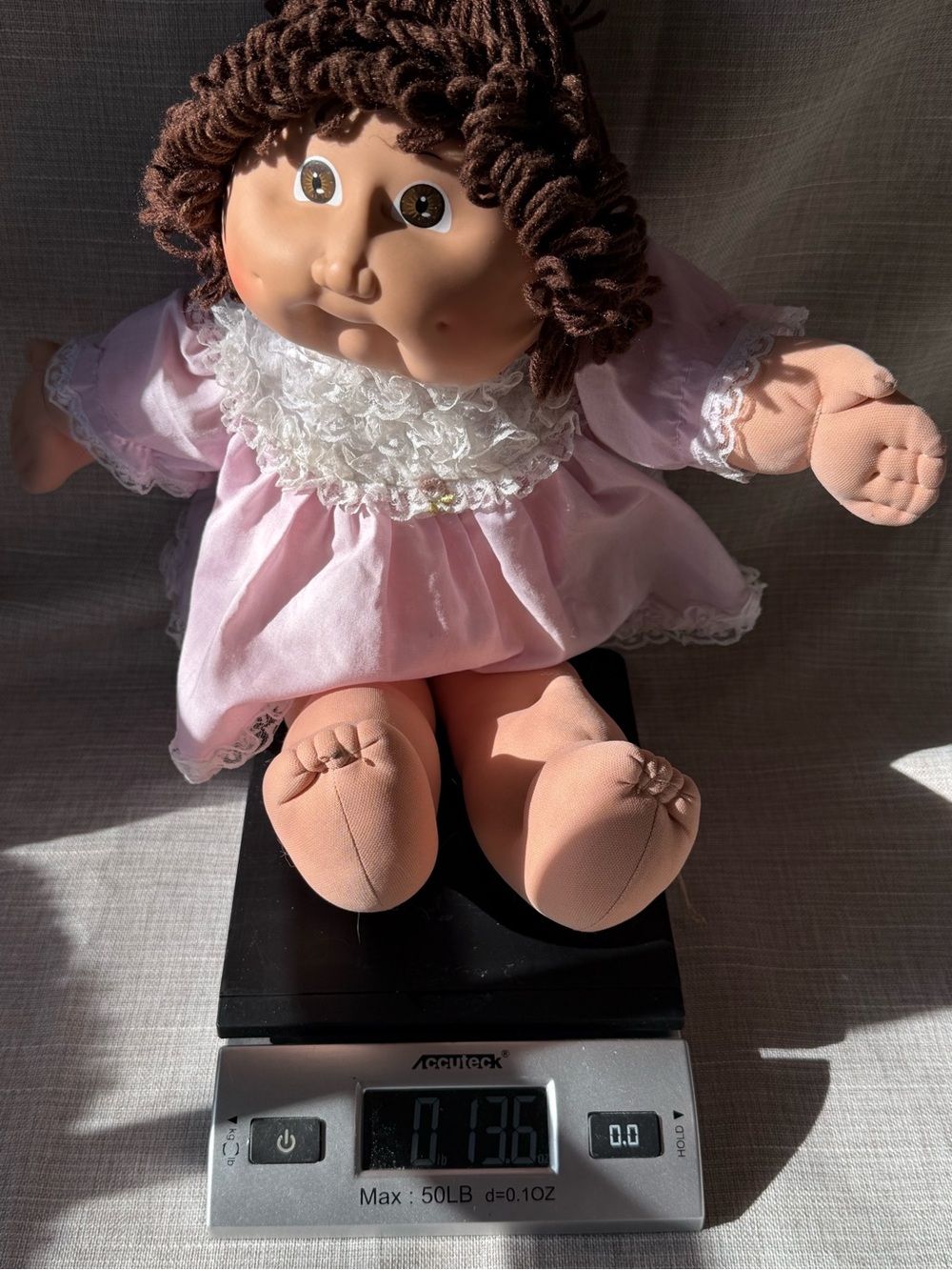 Vtg 1982/84 Cabbage Patch Kids Girl Dark Brown Hair Brown Eyes with Dress - Picture 8 of 16